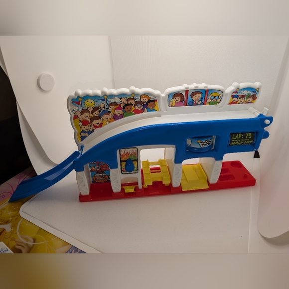 Vintage Shelcore Racing World Playset - Picture 2 of 11